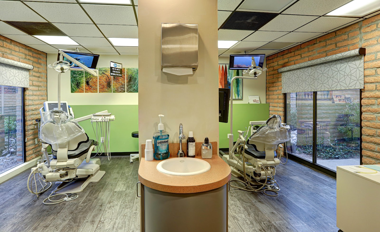 Open Wide Dental Phoenix office